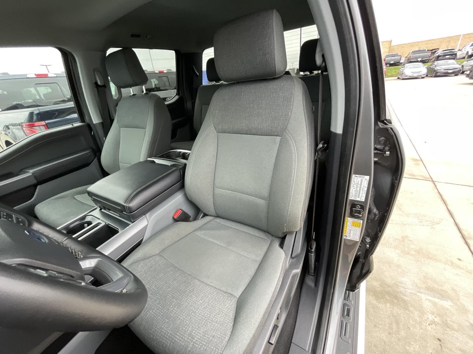 Vehicle photo 18