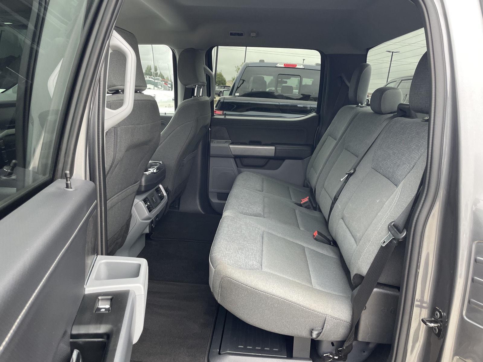 Vehicle photo 20