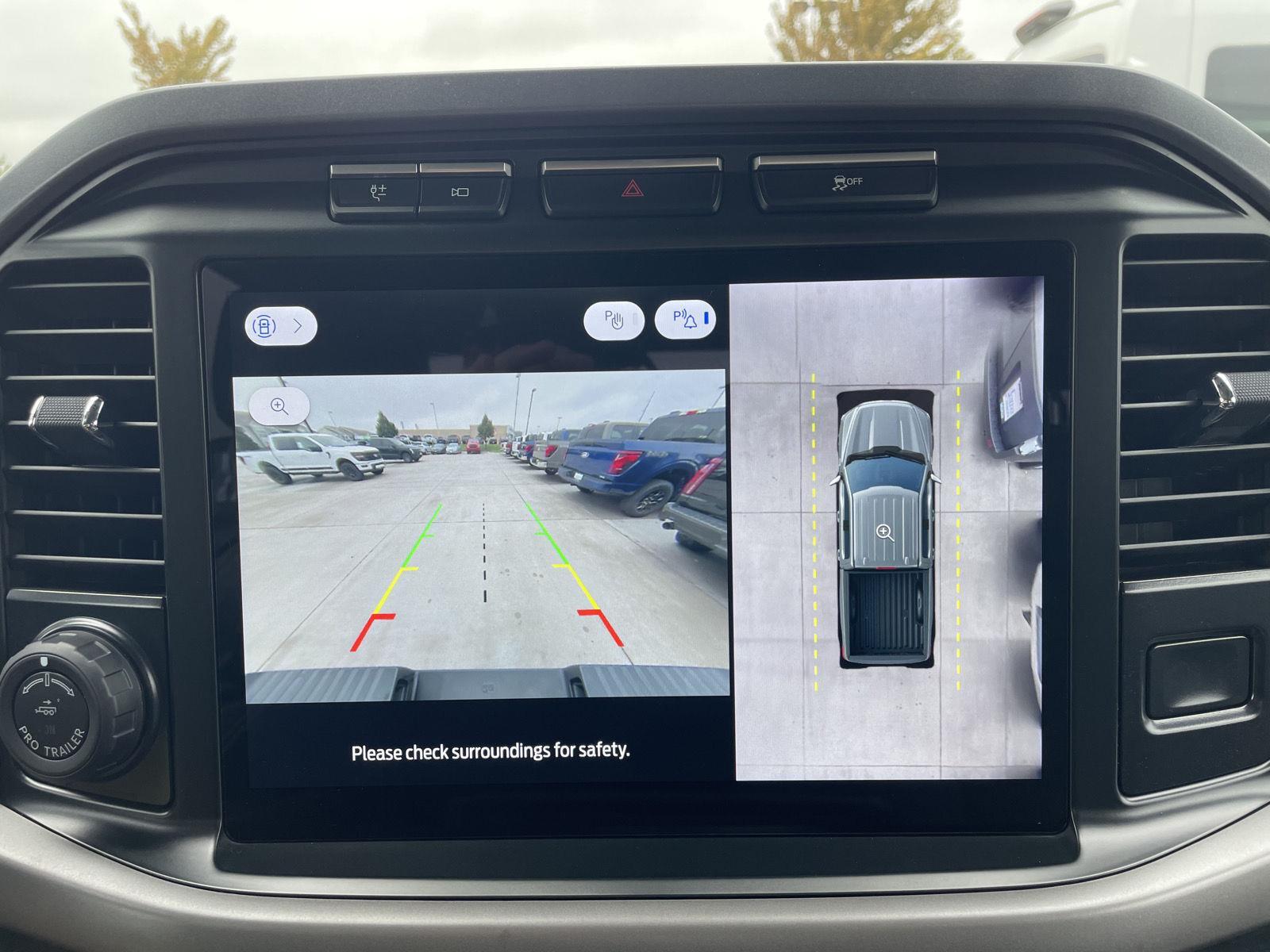 Vehicle photo 23