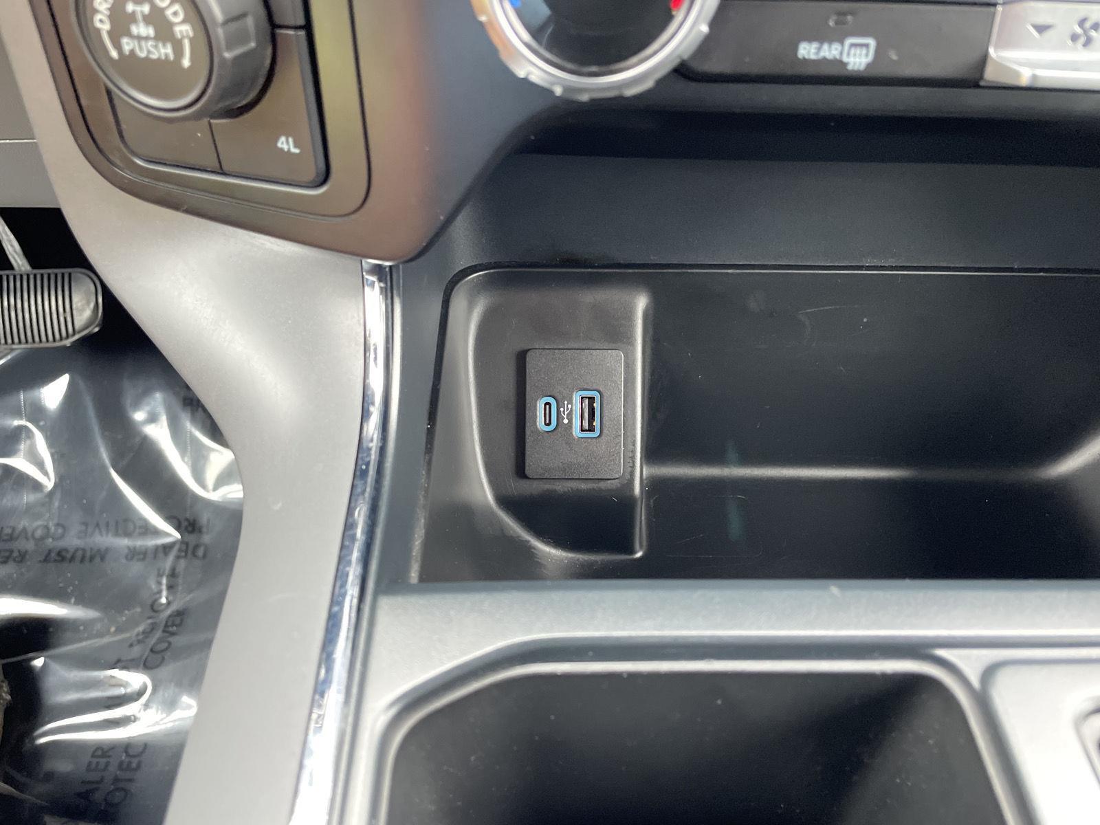 Vehicle photo 27