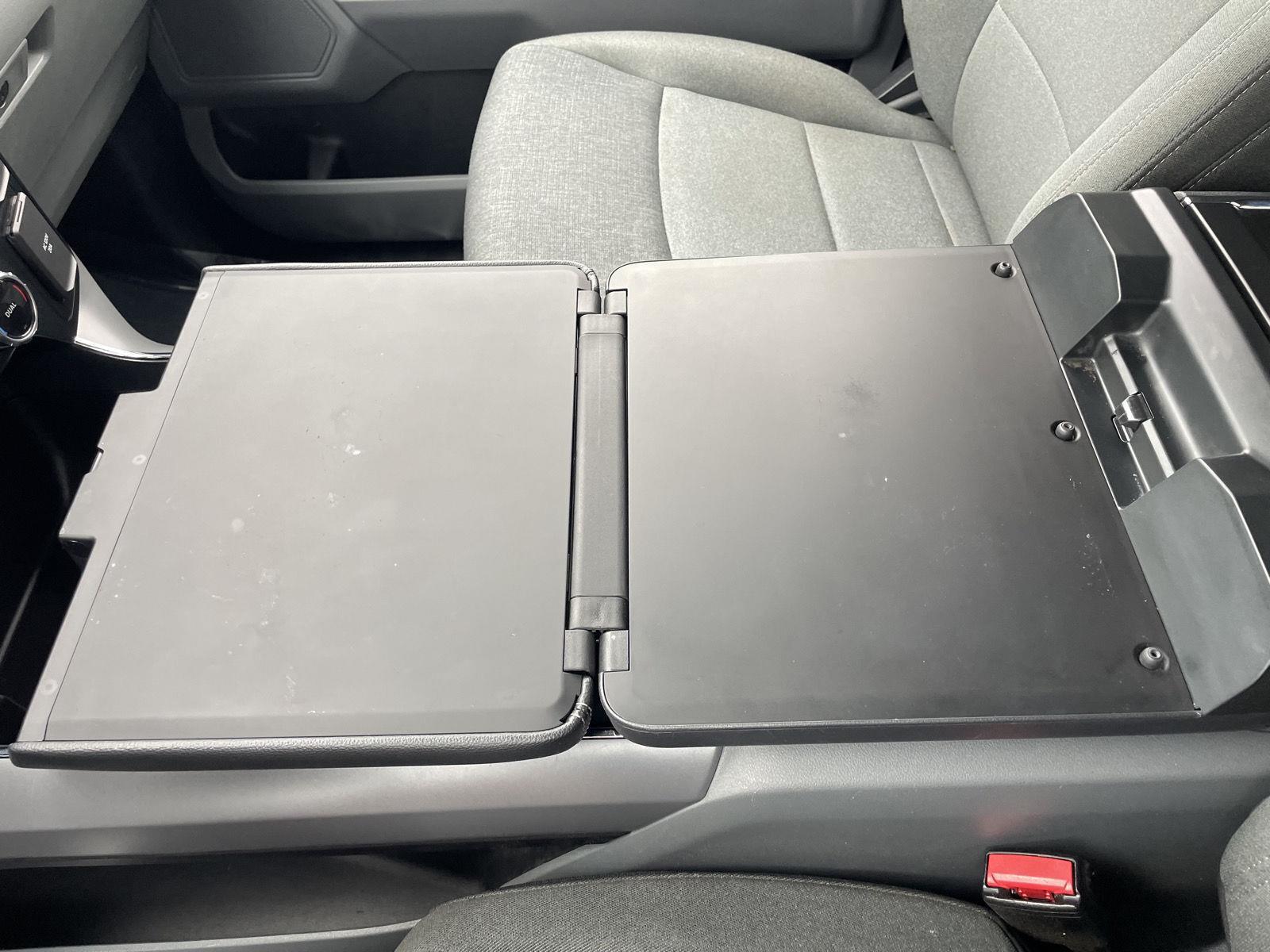 Vehicle photo 33