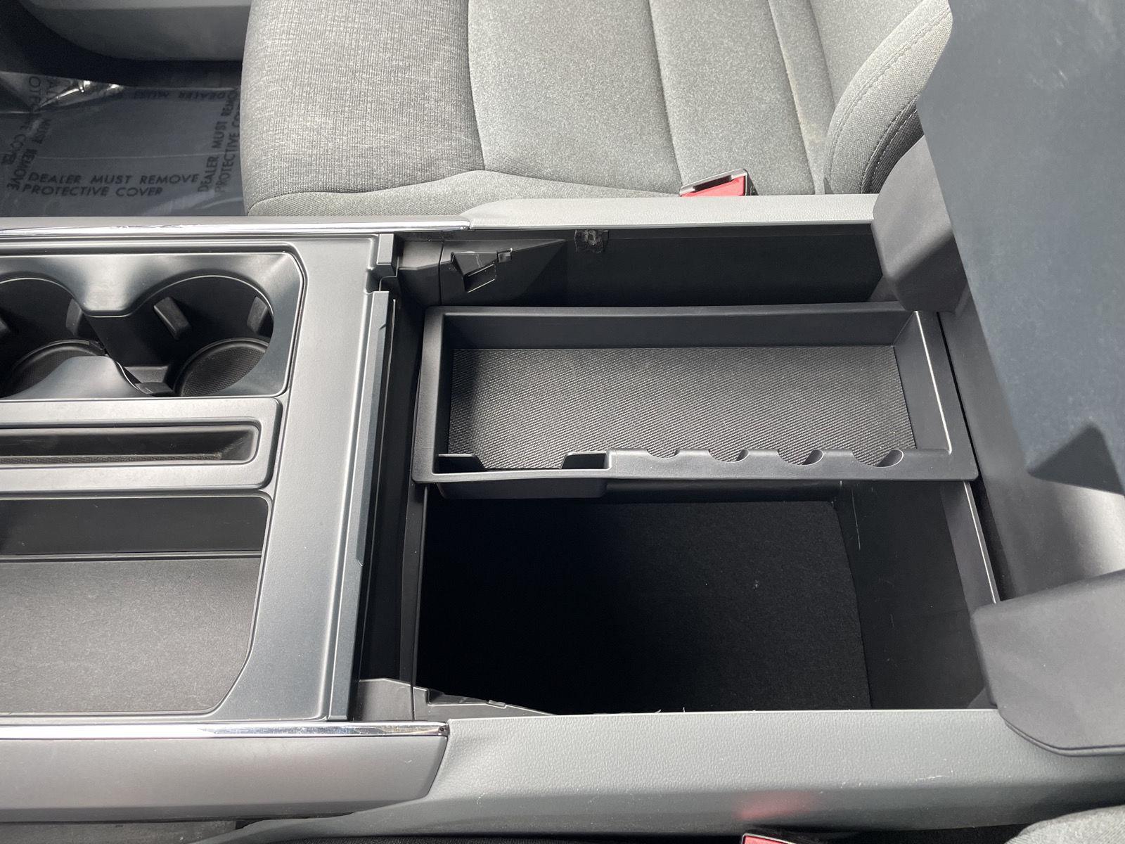 Vehicle photo 34