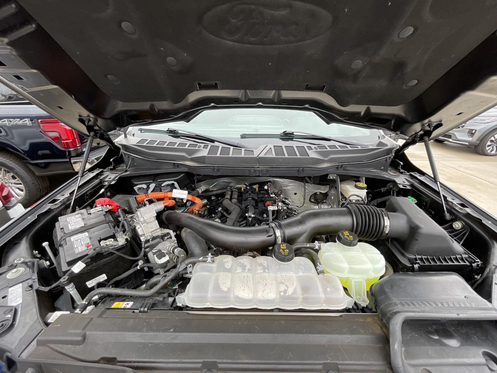 Vehicle photo 37