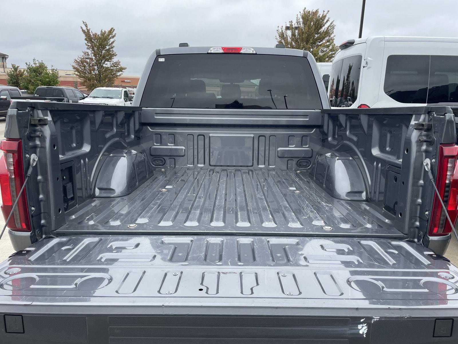 Vehicle photo 38