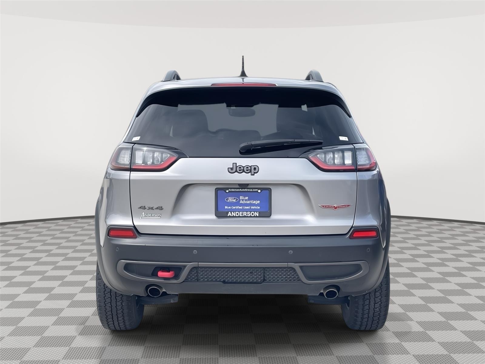 Vehicle photo 8