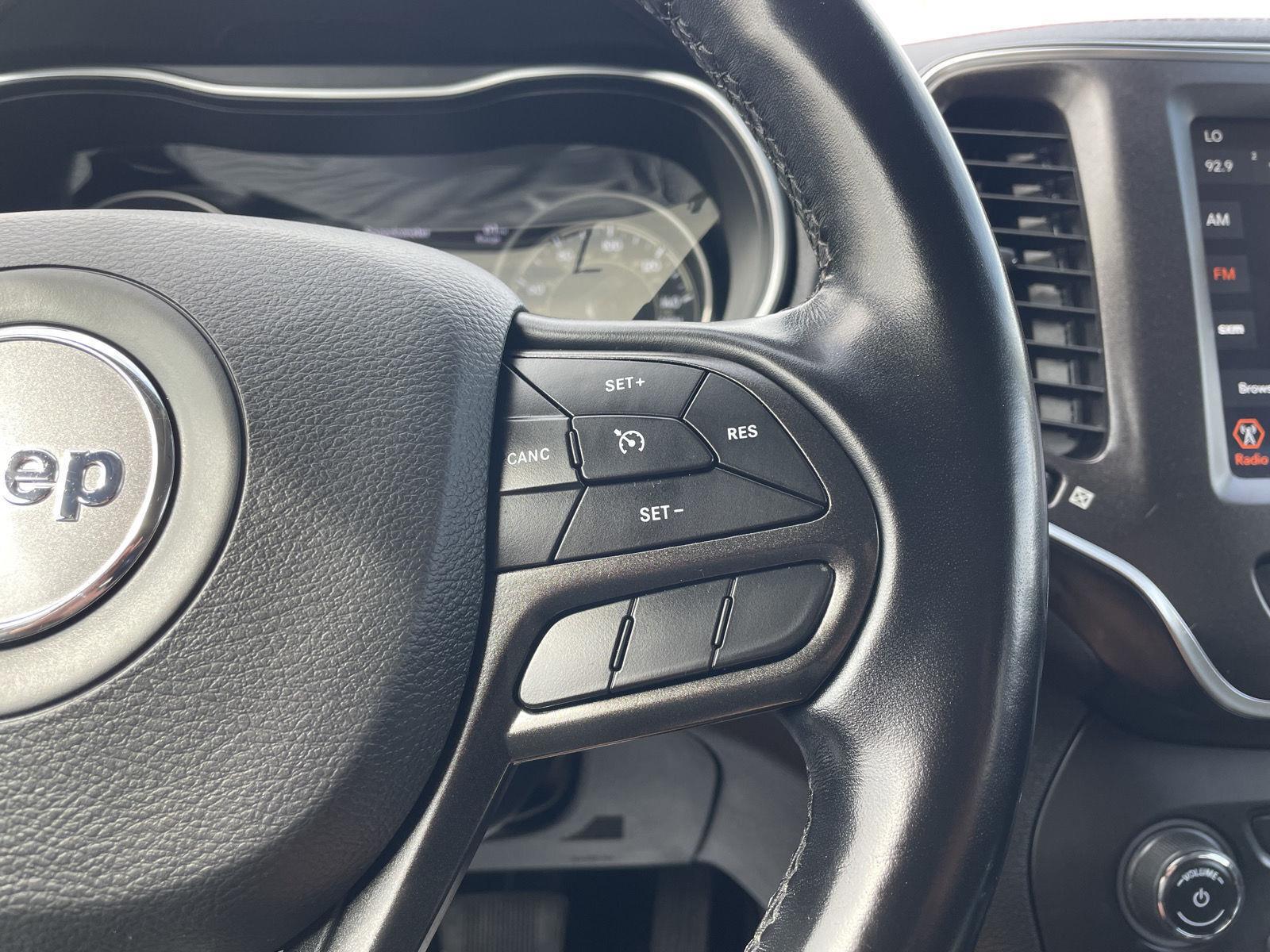 Vehicle photo 14