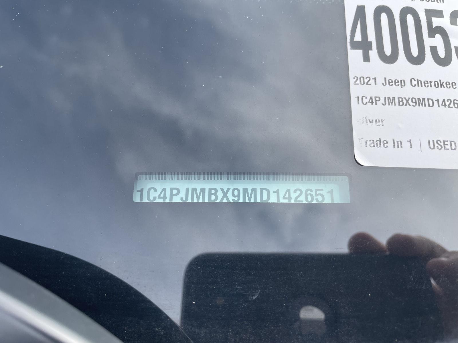 Vehicle photo 32