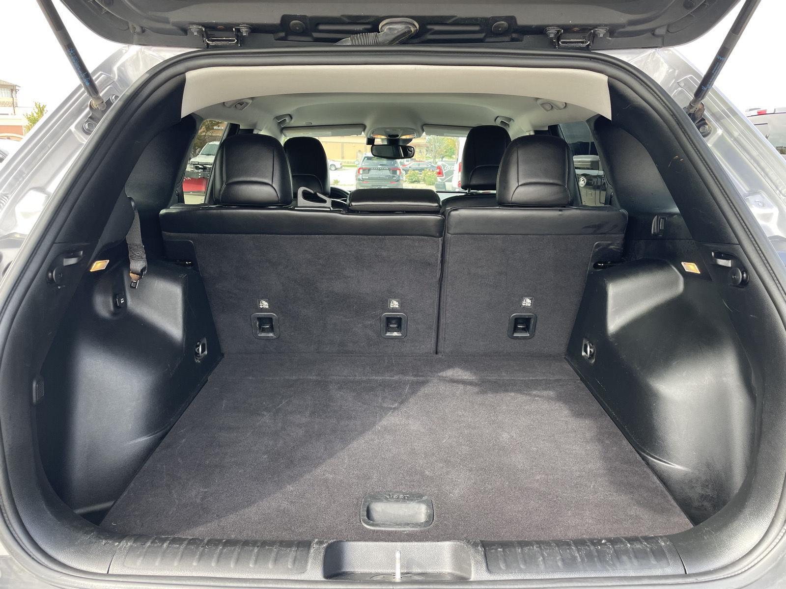 Vehicle photo 34