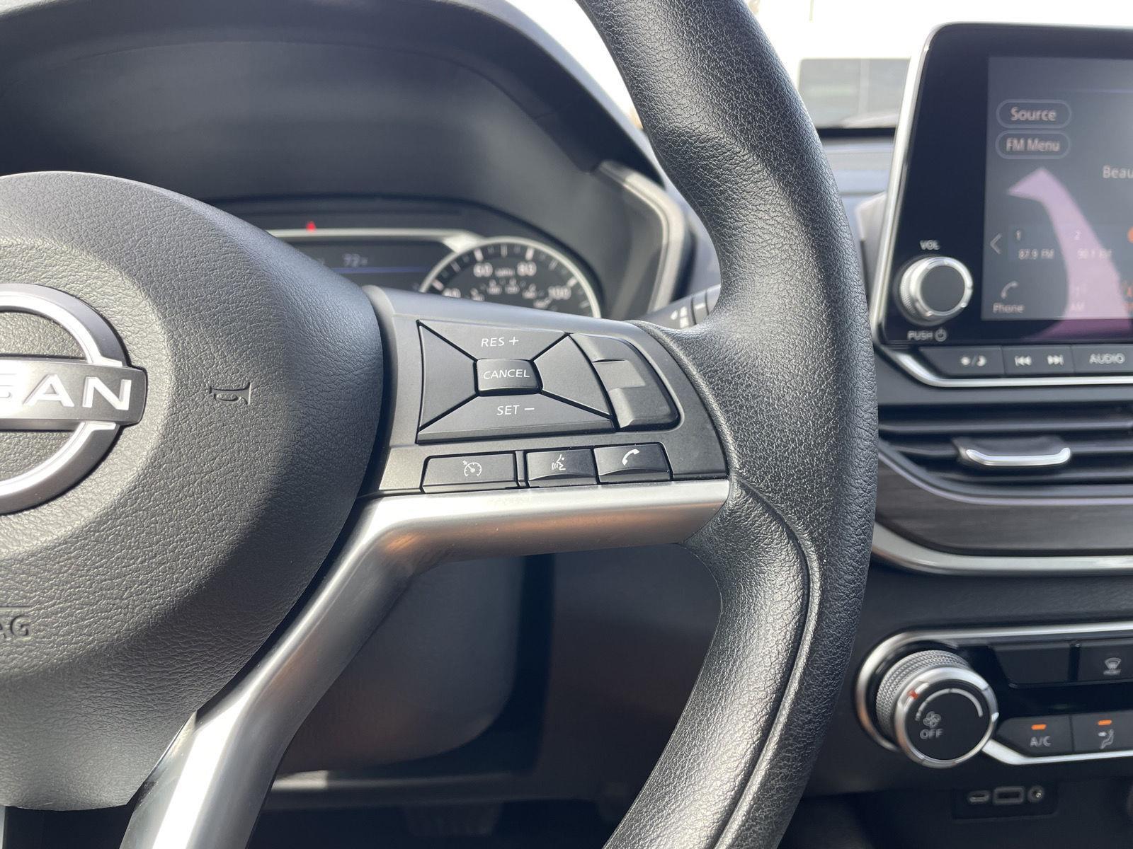 Vehicle photo 14