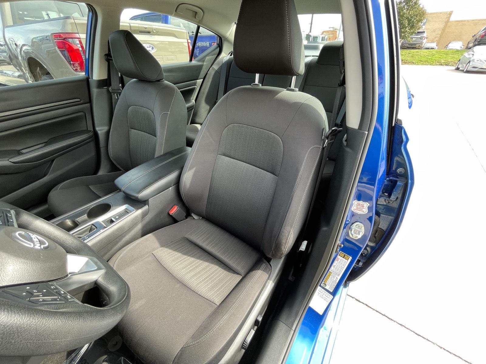 Vehicle photo 18