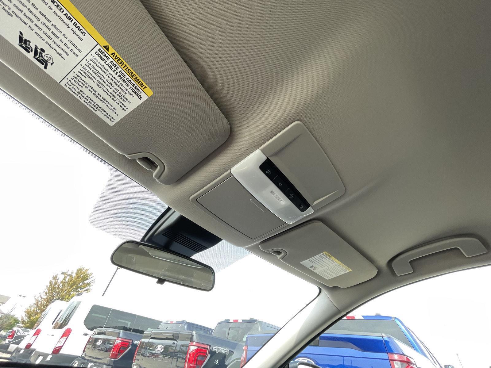 Vehicle photo 21