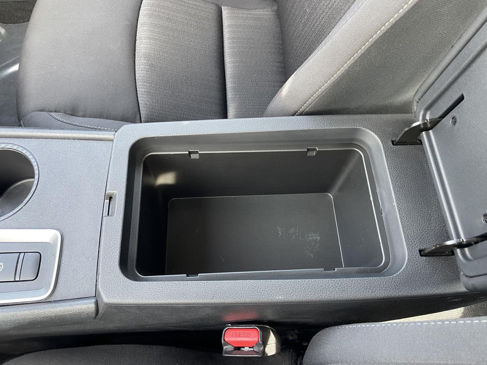 Vehicle photo 29