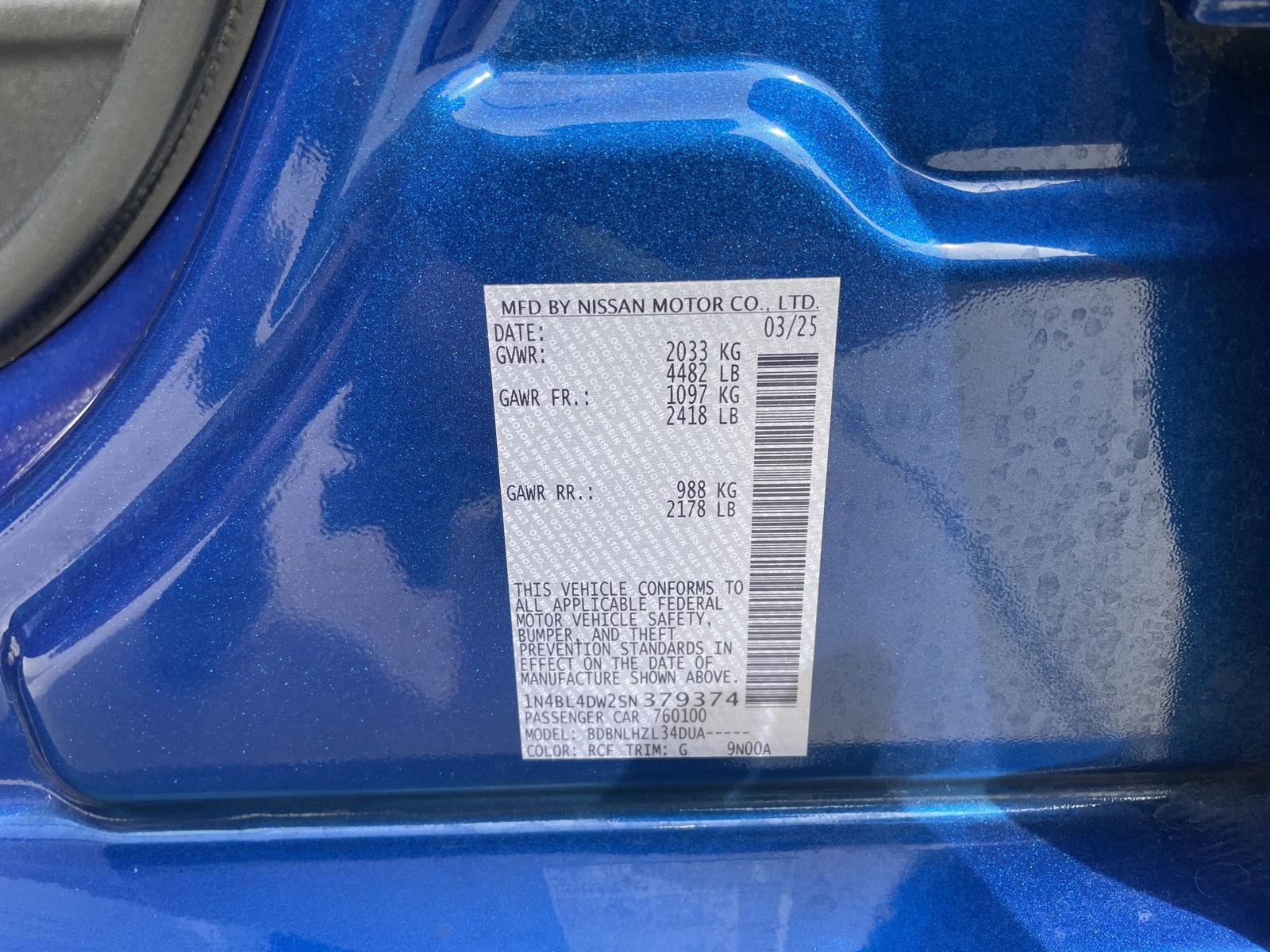 Vehicle photo 30
