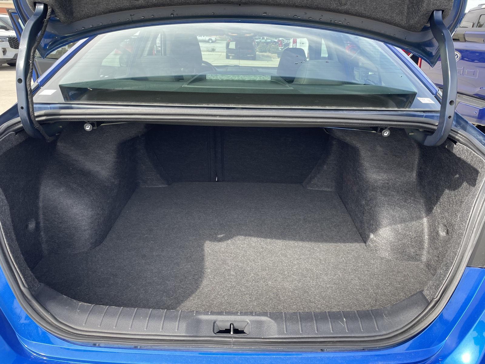 Vehicle photo 33