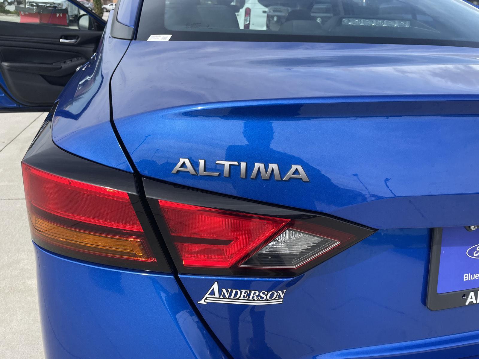 Vehicle photo 34