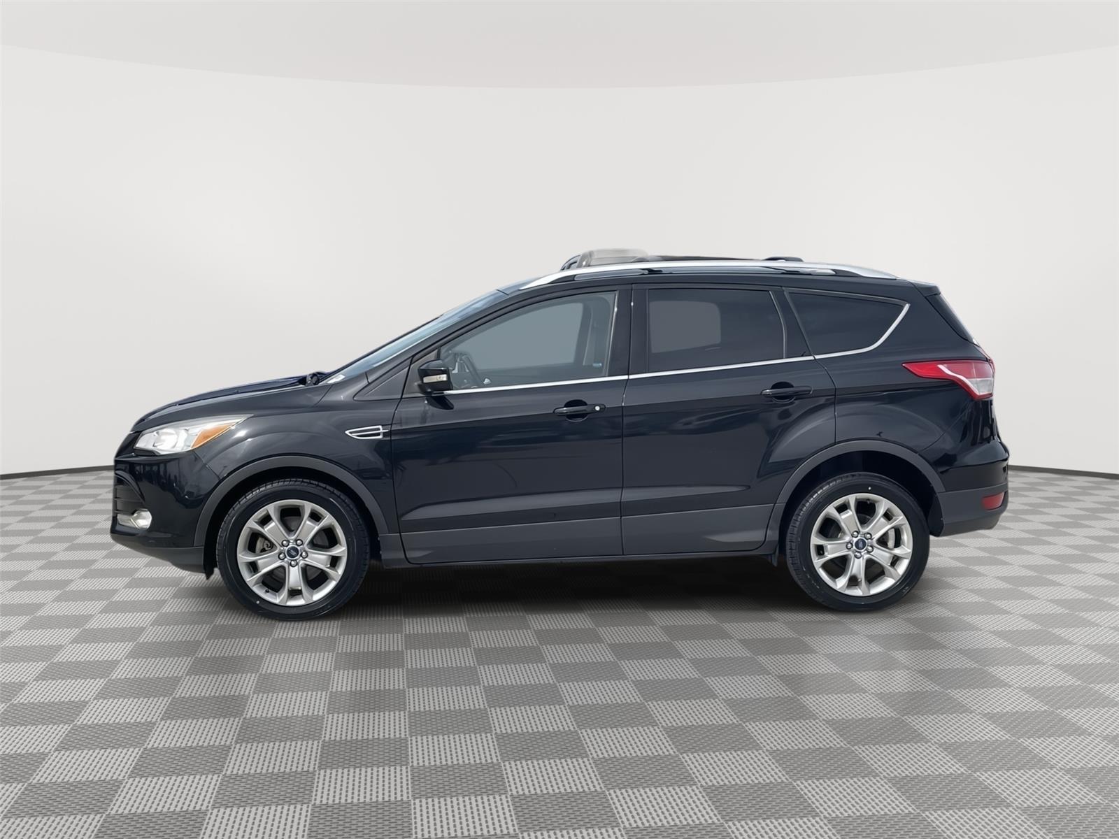 Vehicle photo 2