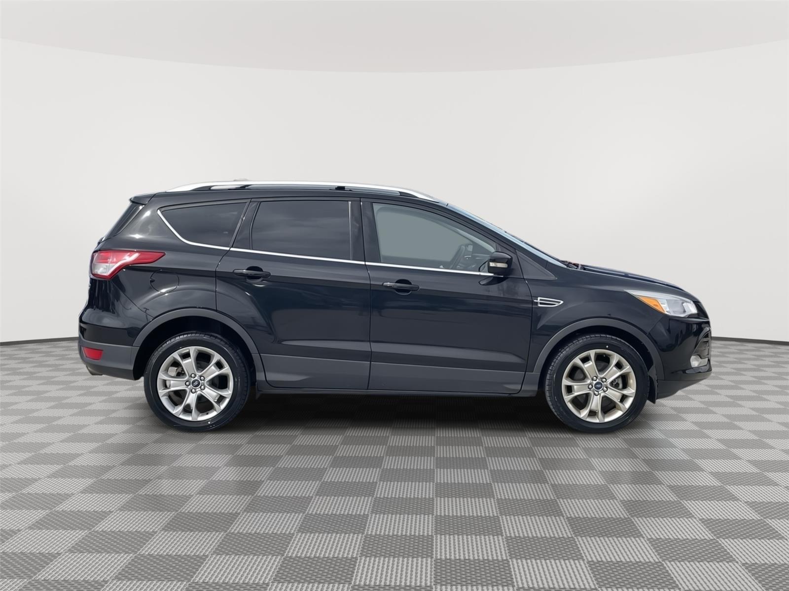 Vehicle photo 6