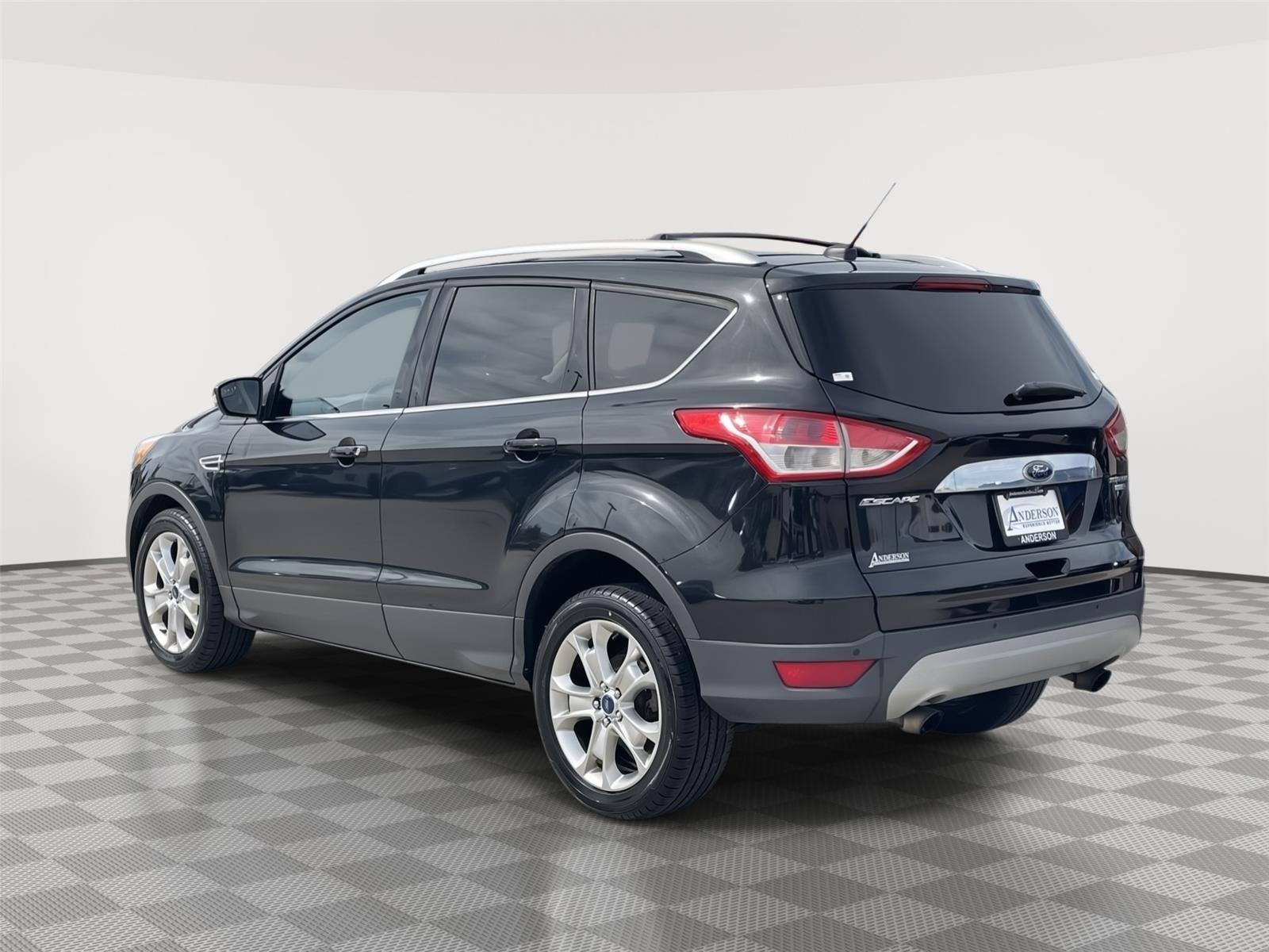 Vehicle photo 9