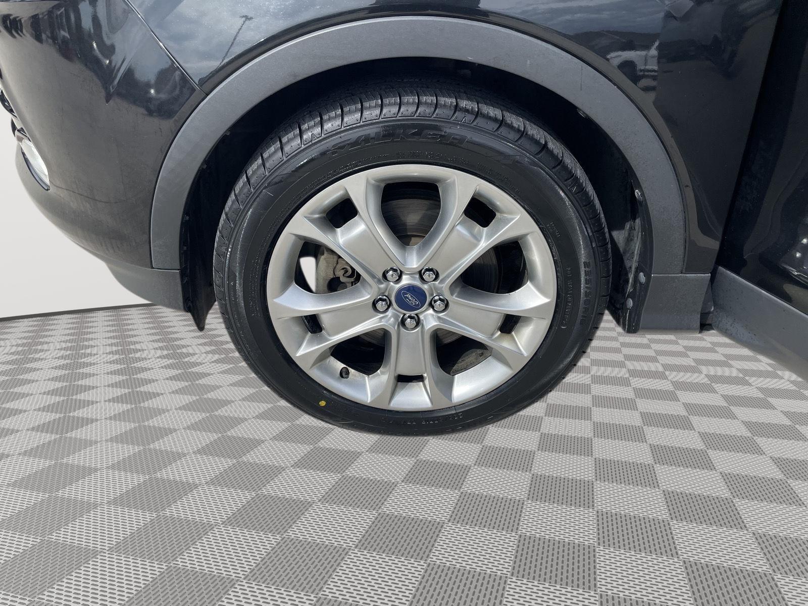 Vehicle photo 10