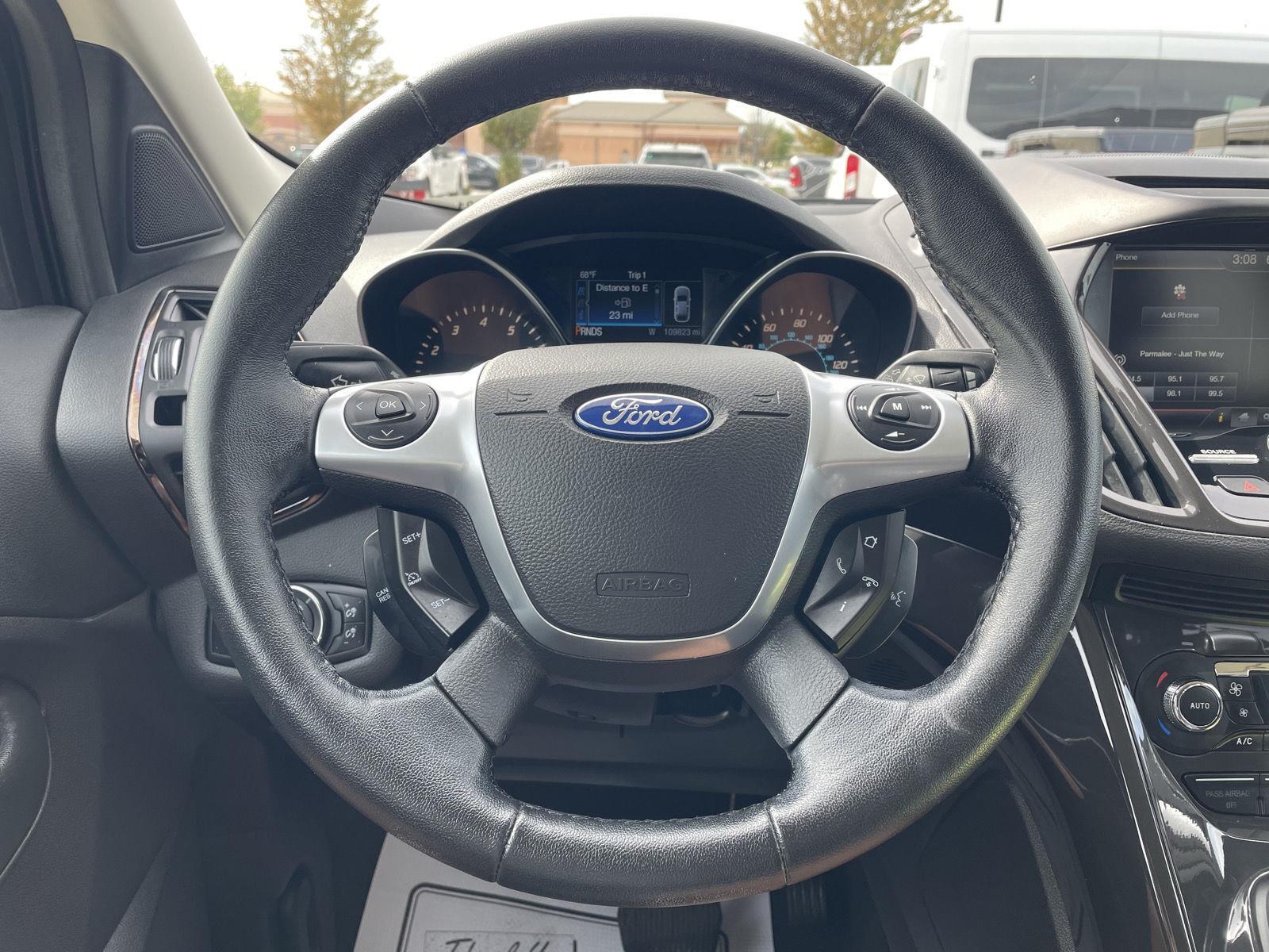 Vehicle photo 12