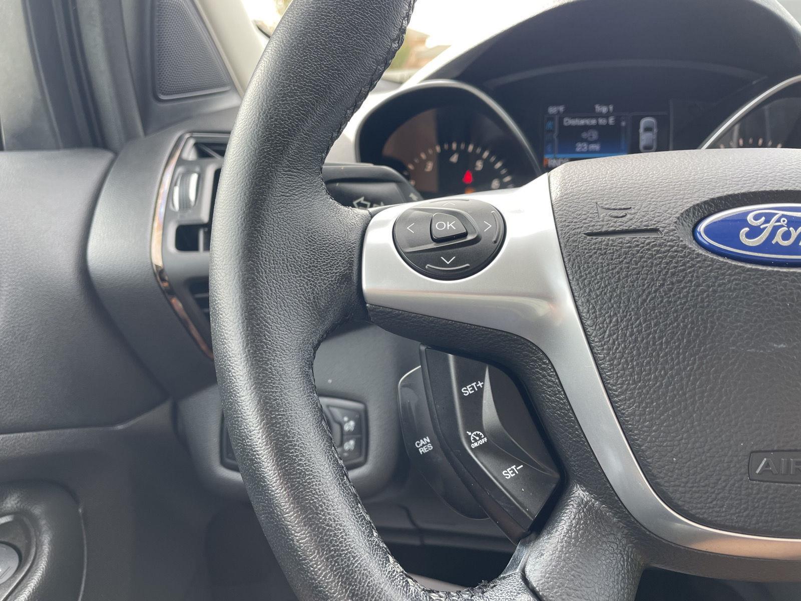 Vehicle photo 13