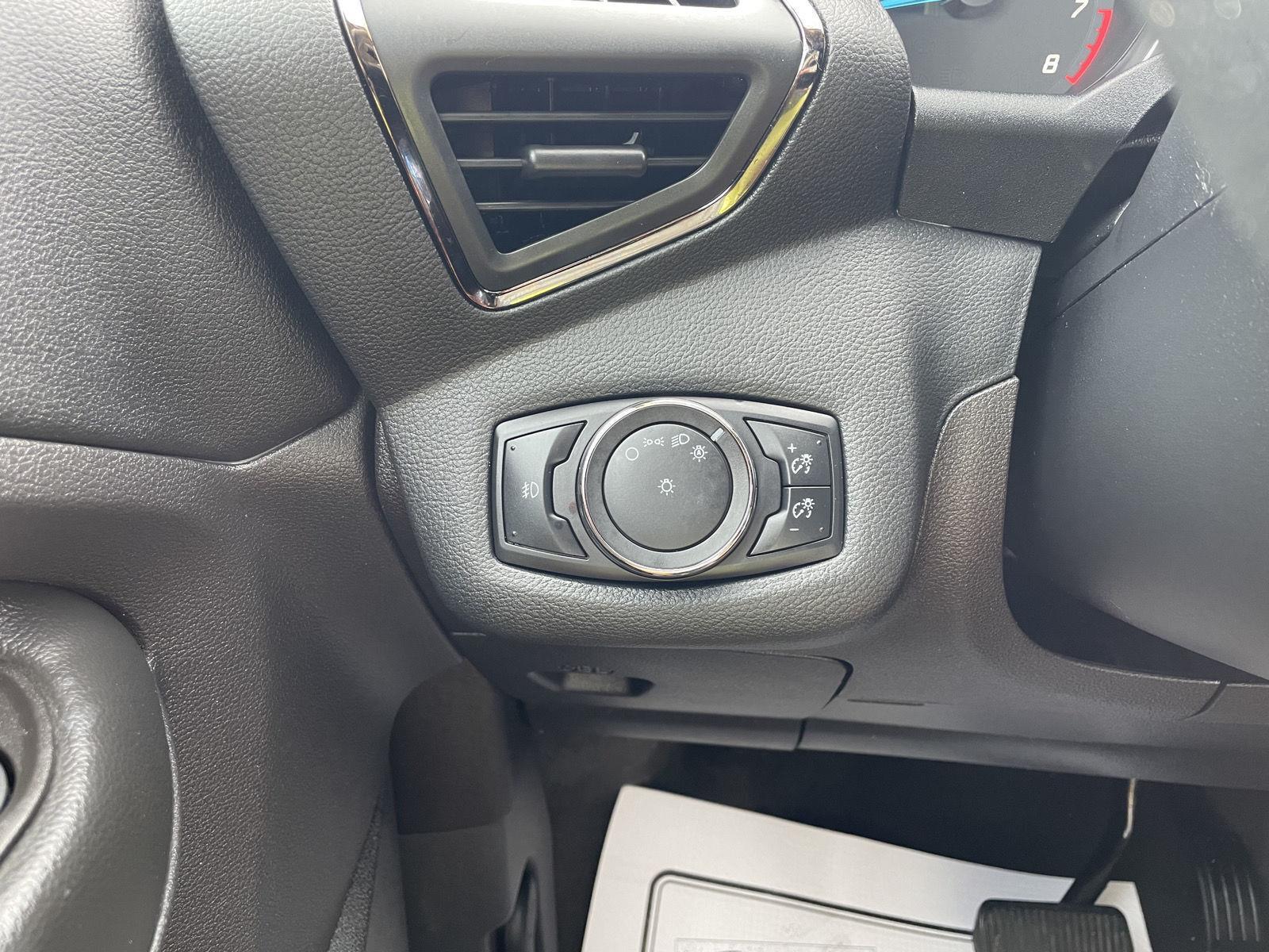 Vehicle photo 16