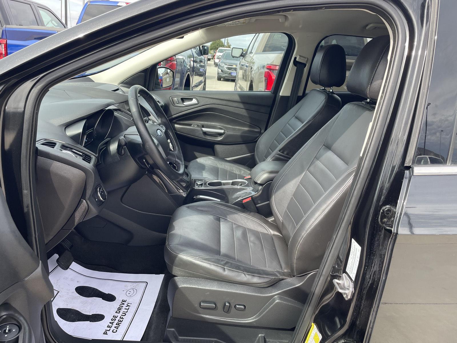 Vehicle photo 17