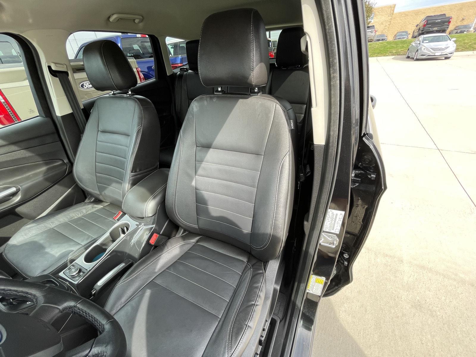 Vehicle photo 18