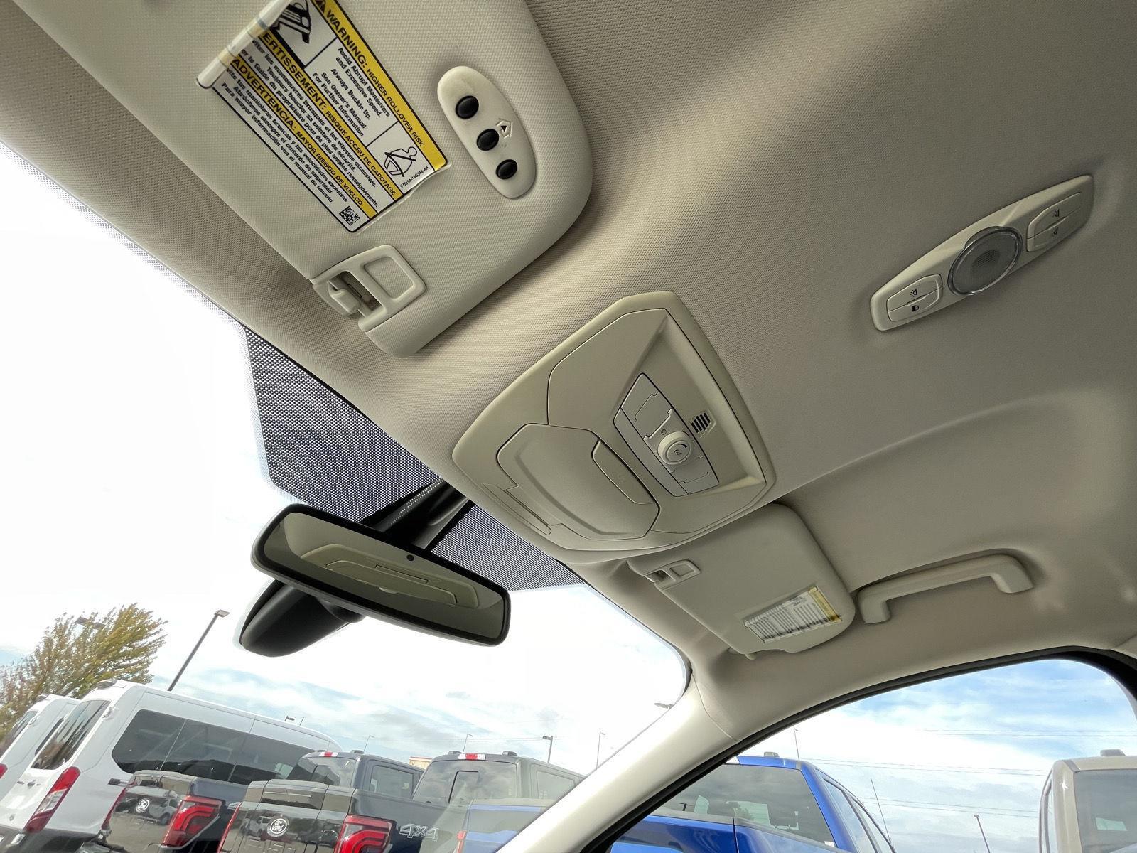 Vehicle photo 21