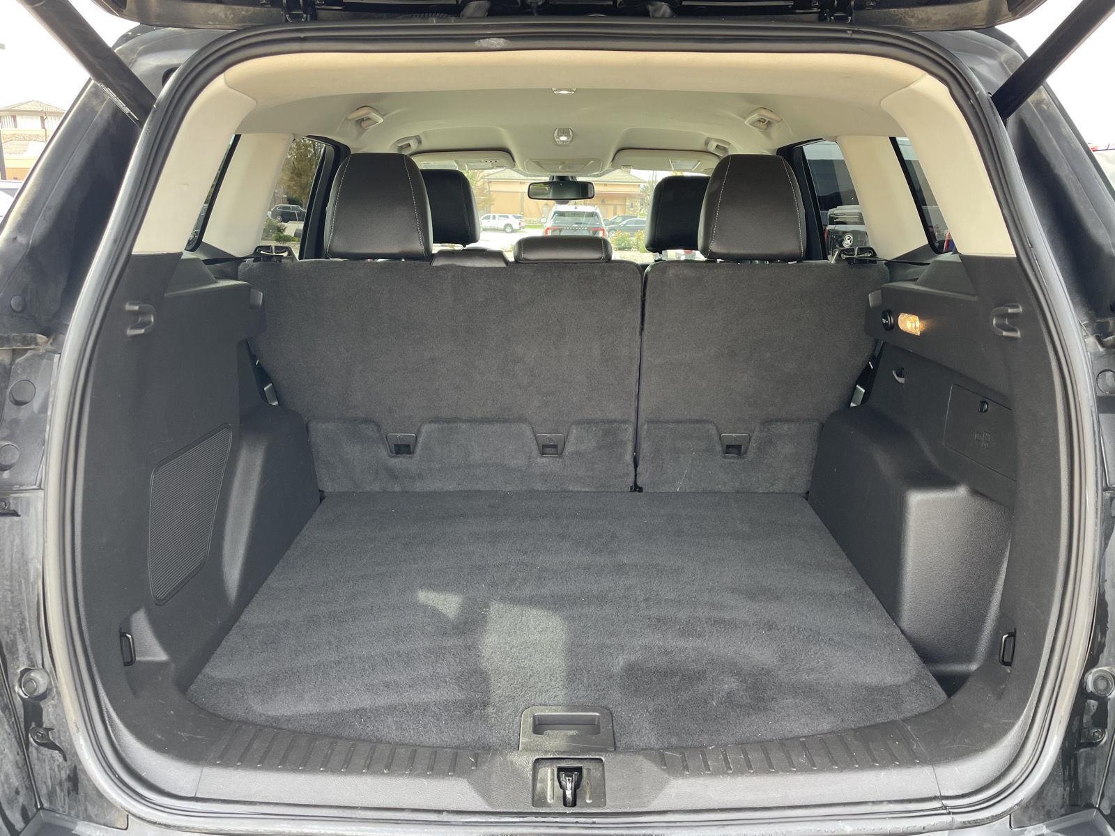 Vehicle photo 34