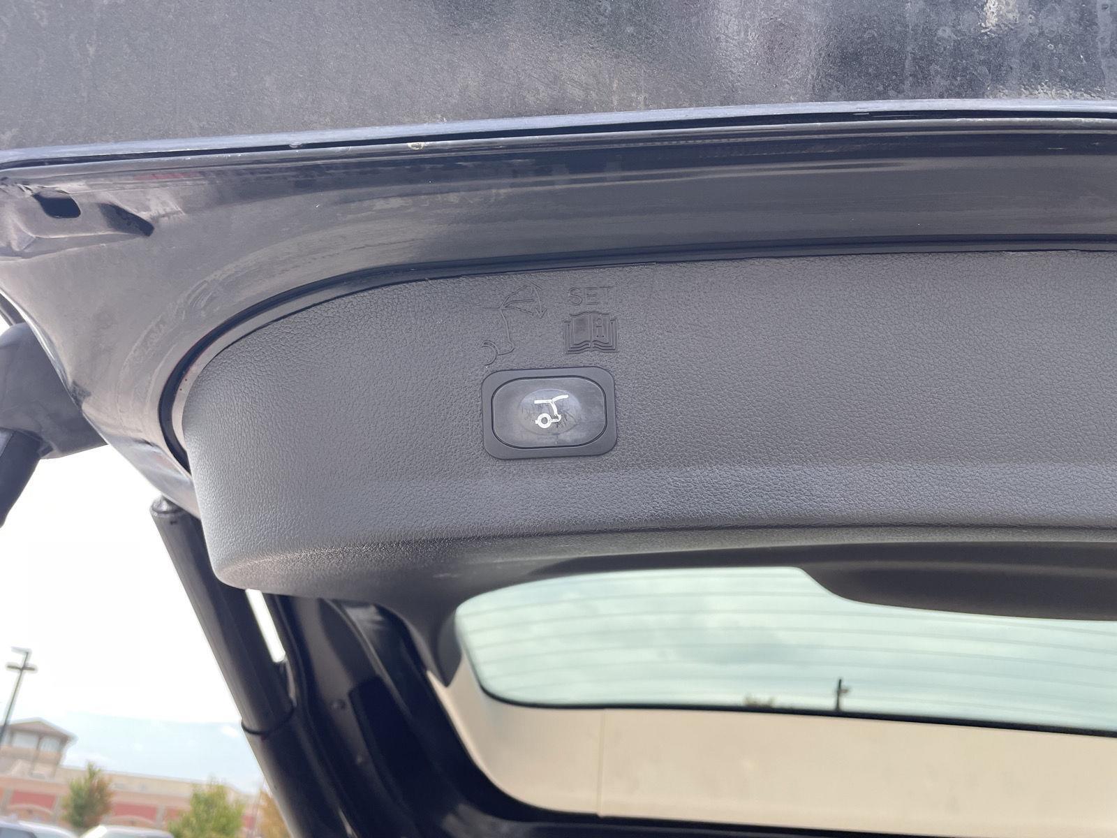 Vehicle photo 35