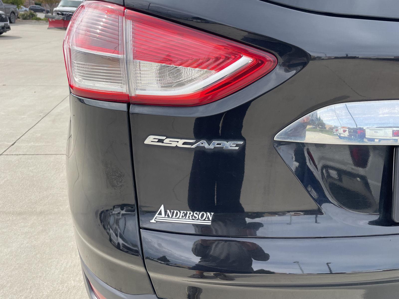 Vehicle photo 36