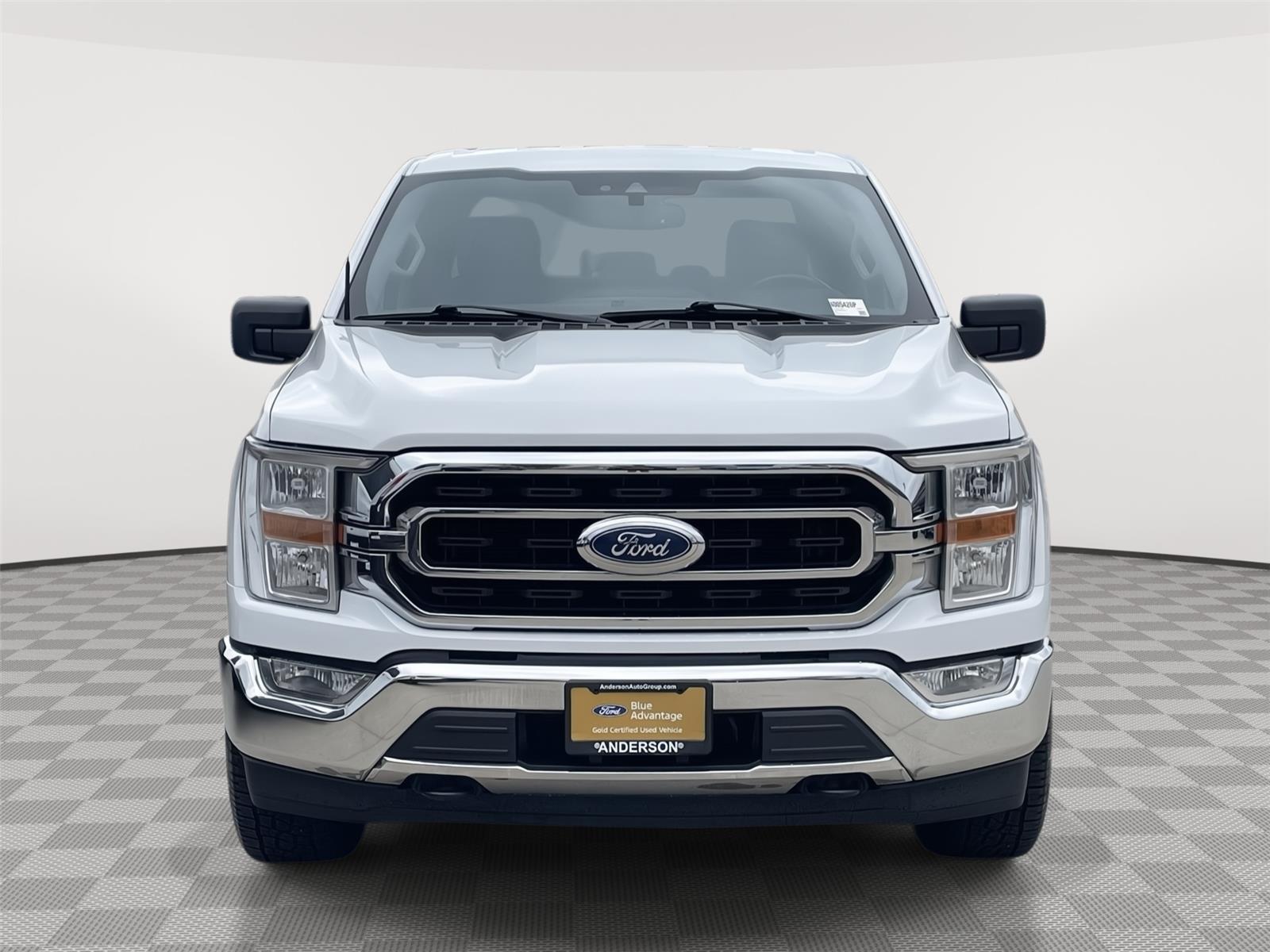 Vehicle photo 4