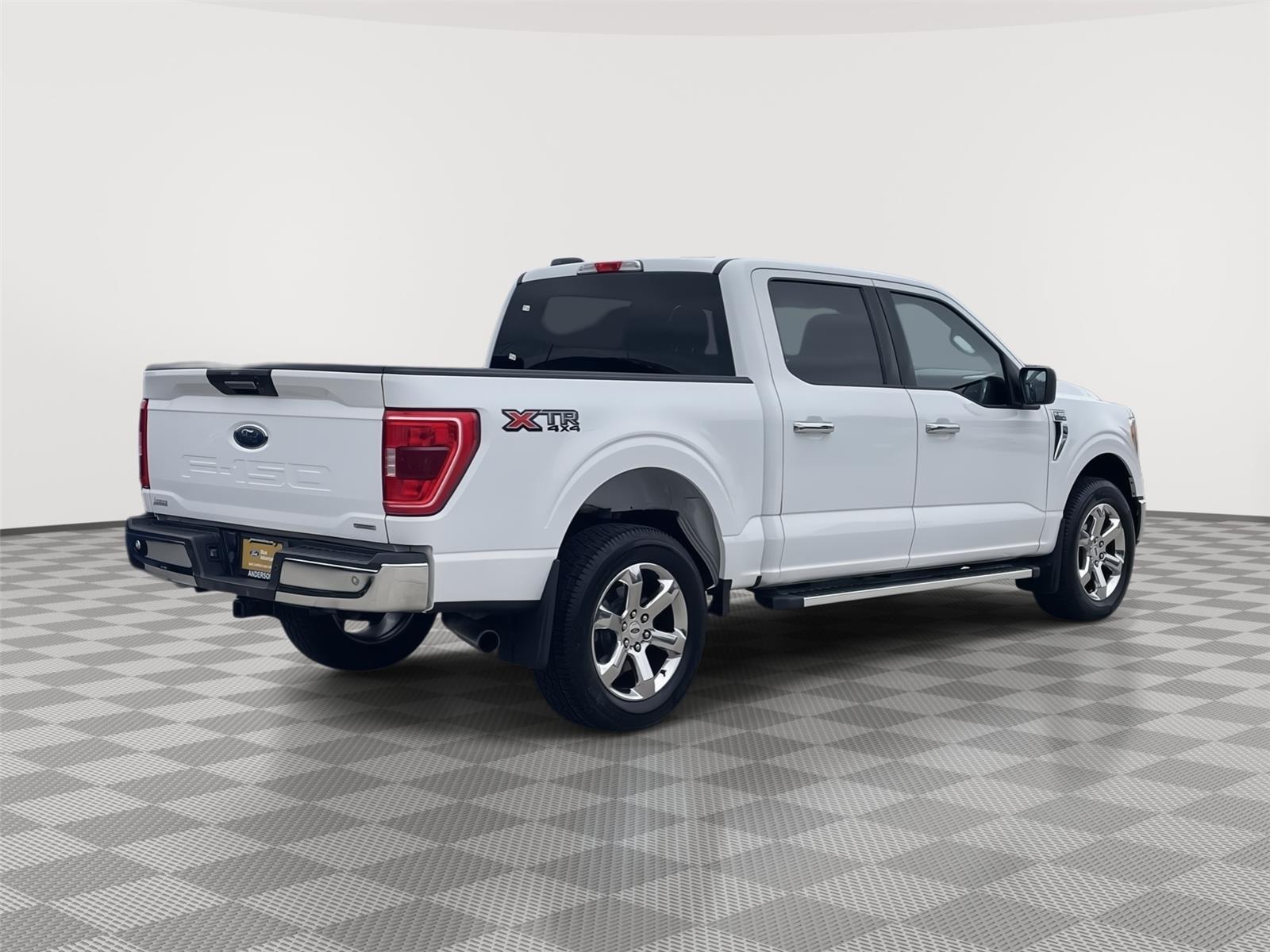 Vehicle photo 7