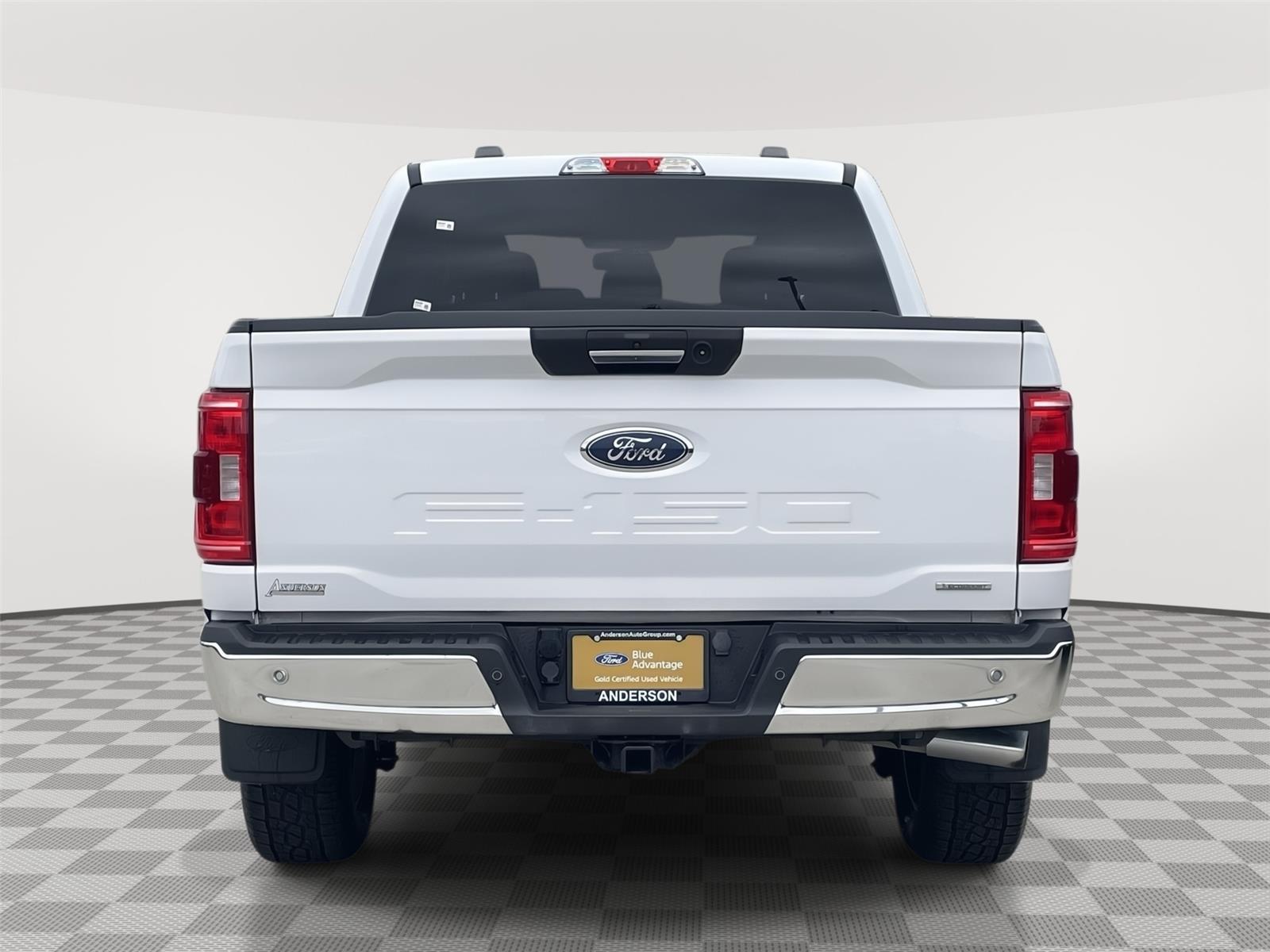 Vehicle photo 8