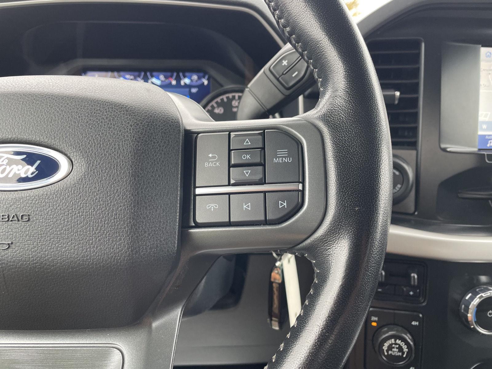 Vehicle photo 14