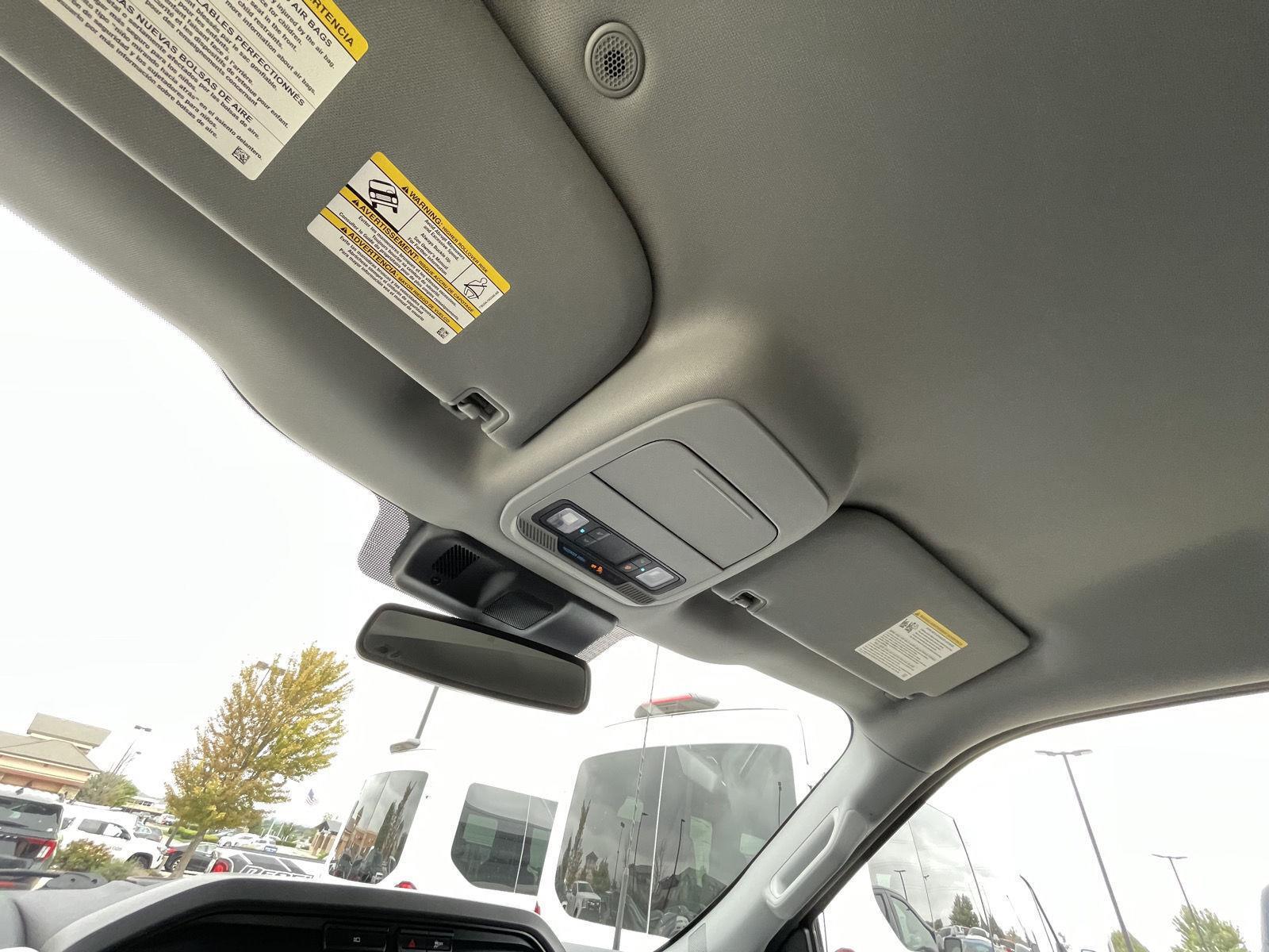 Vehicle photo 20