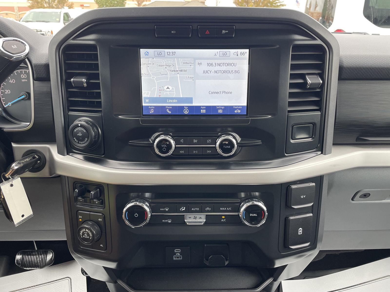 Vehicle photo 21