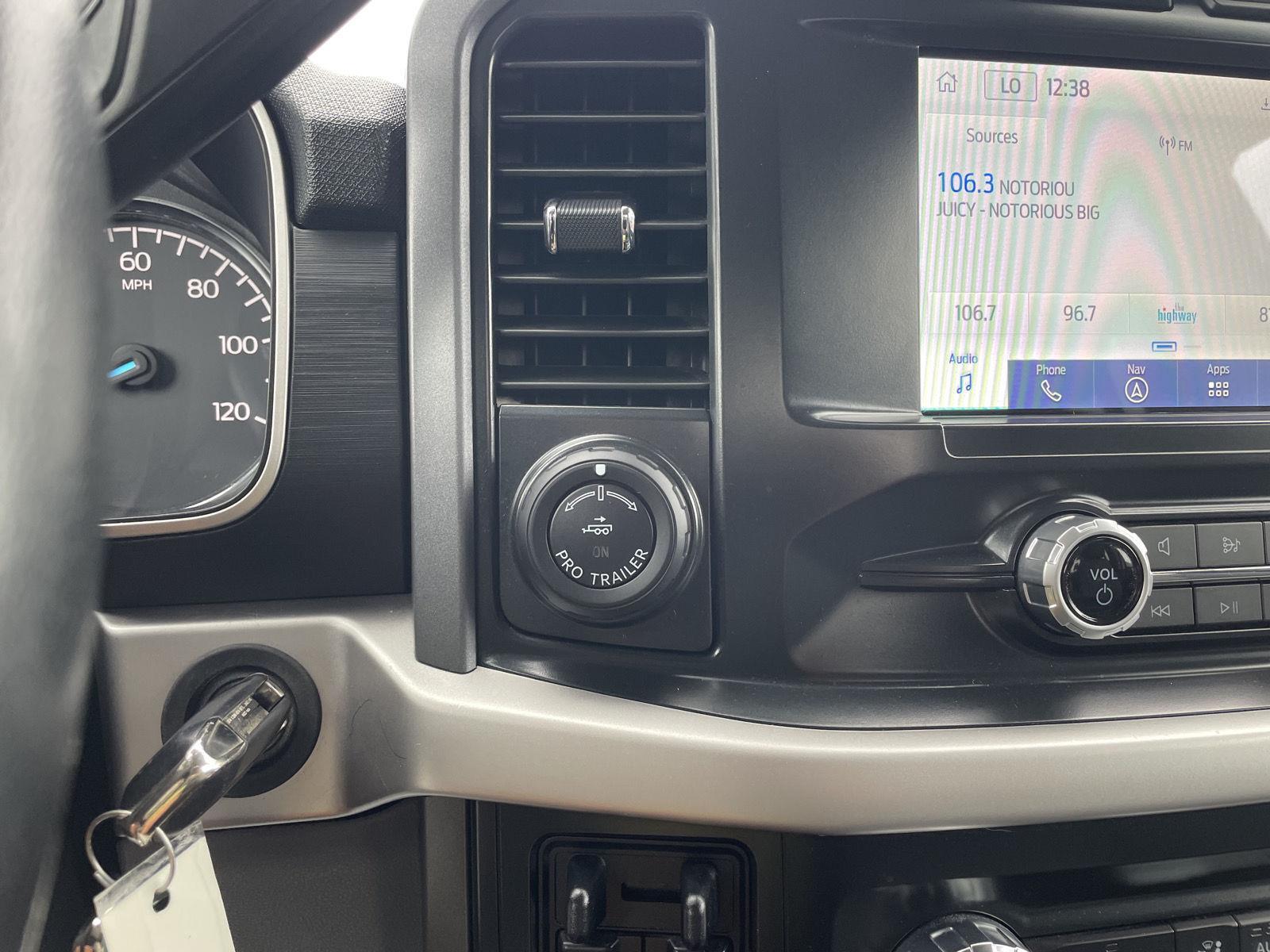 Vehicle photo 27