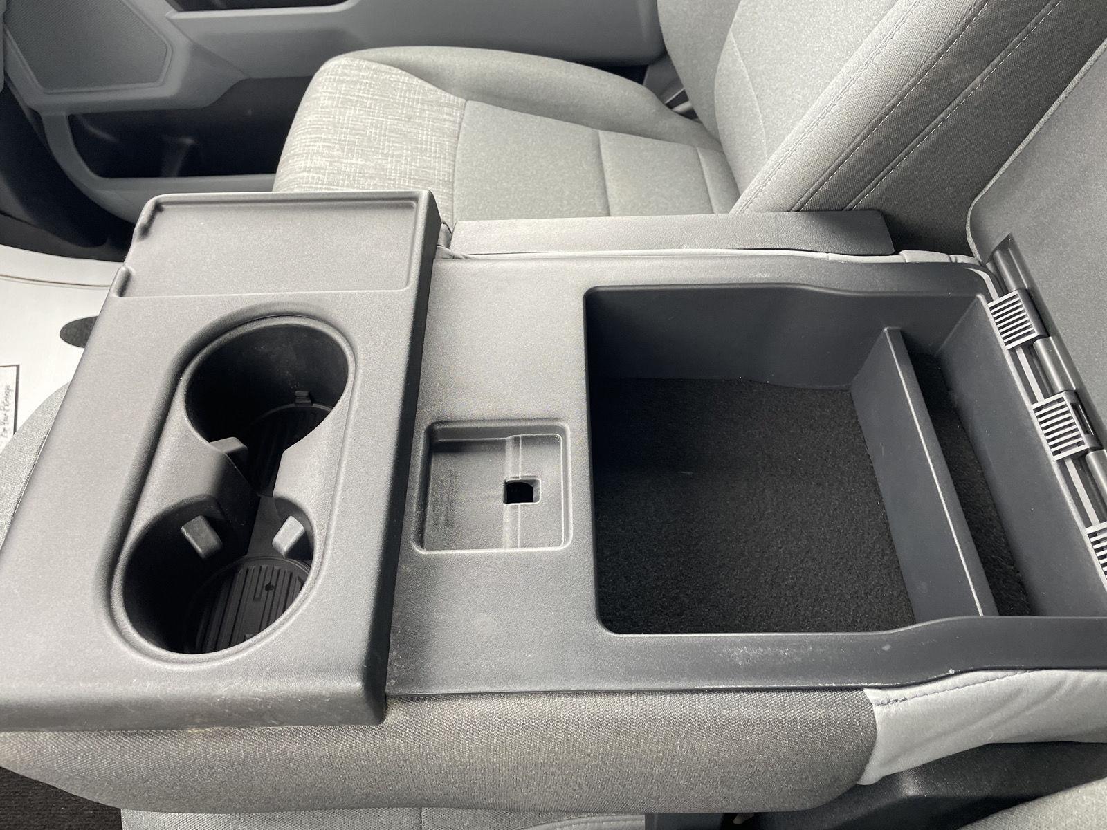 Vehicle photo 32