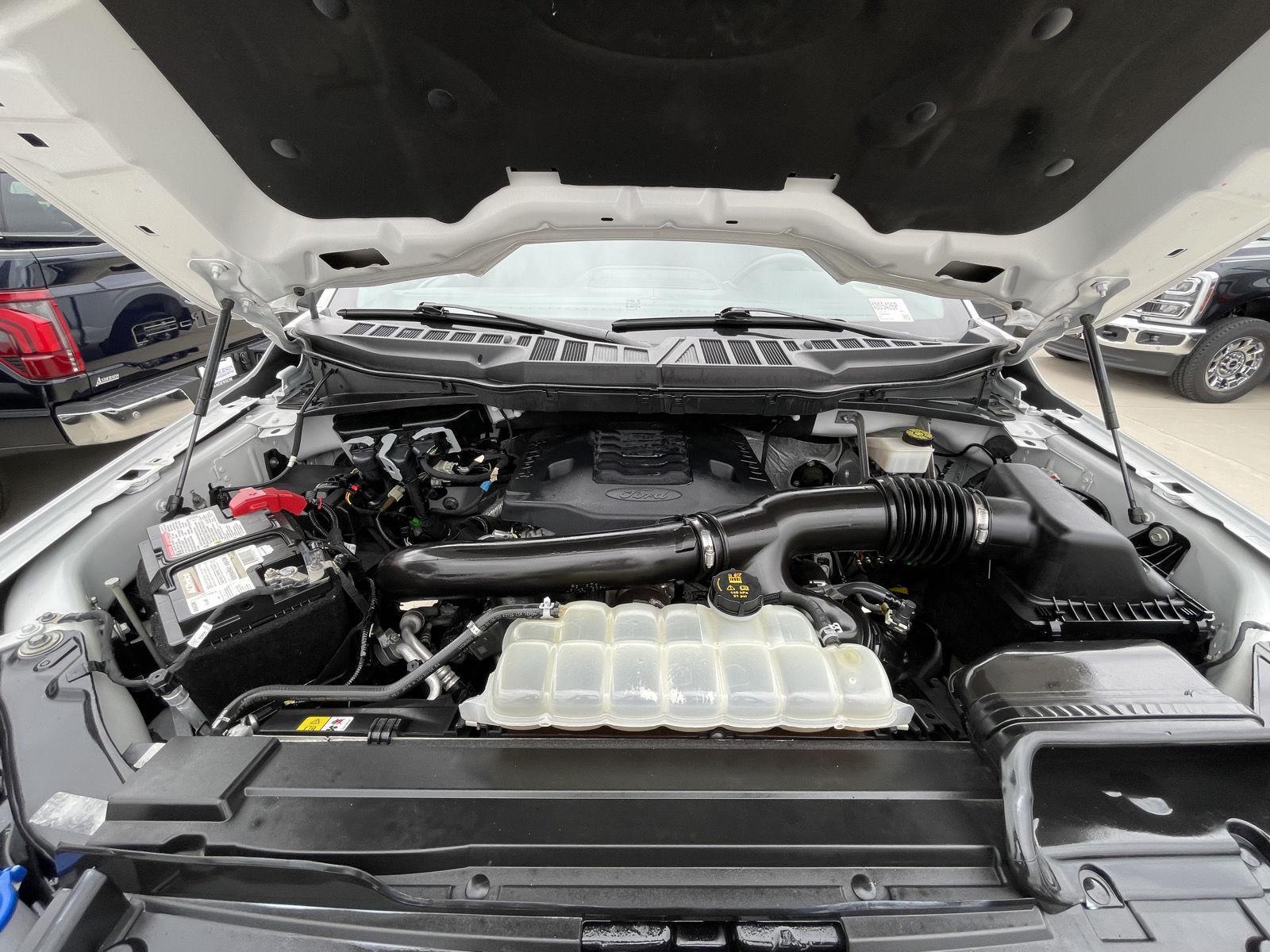 Vehicle photo 35