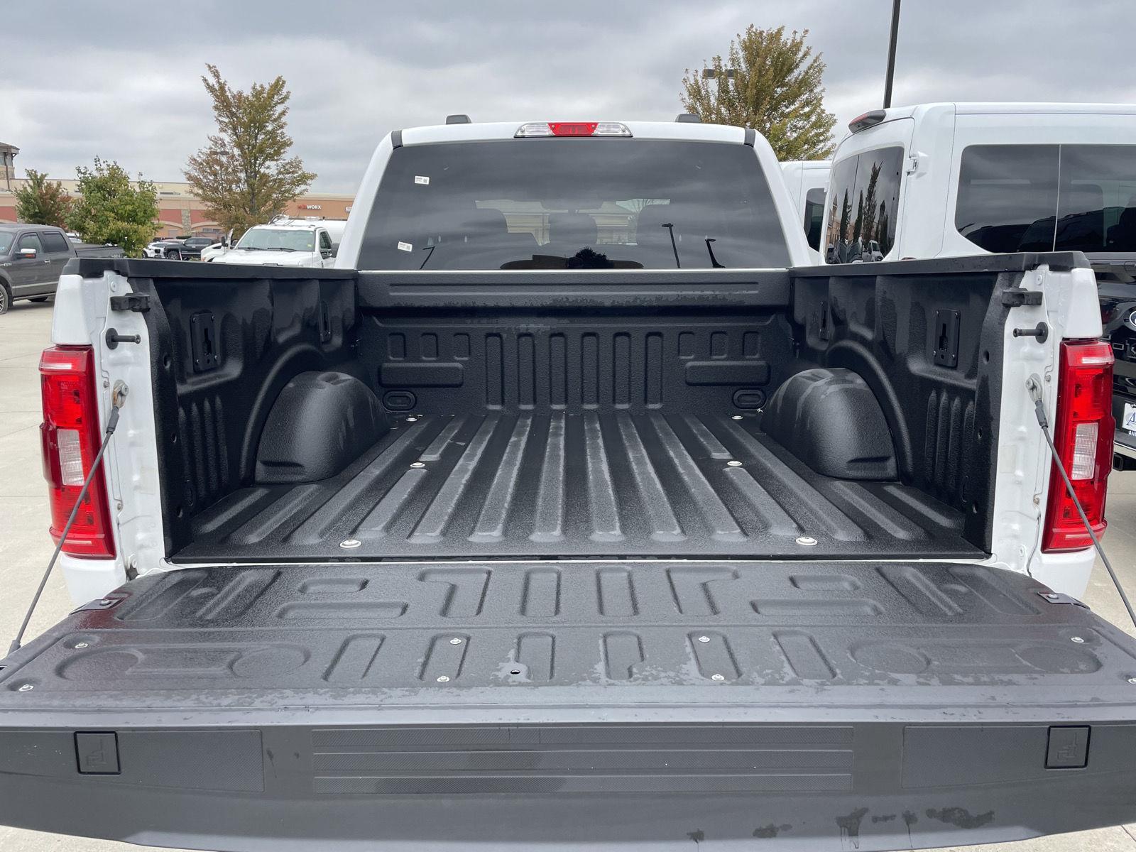 Vehicle photo 36
