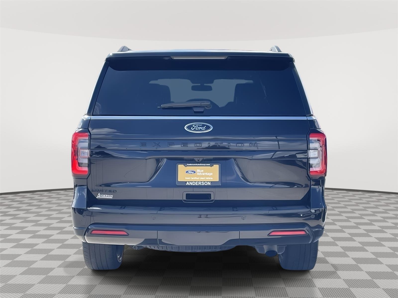 Vehicle photo 8