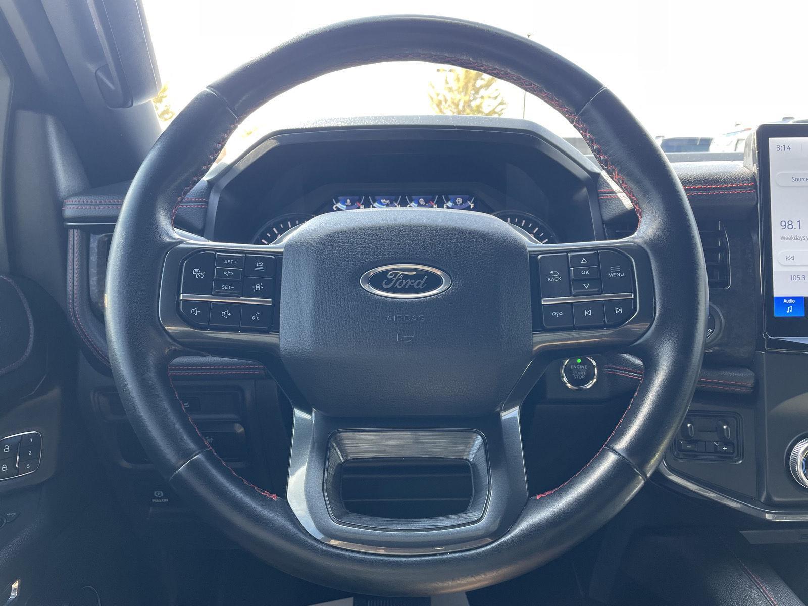 Vehicle photo 11