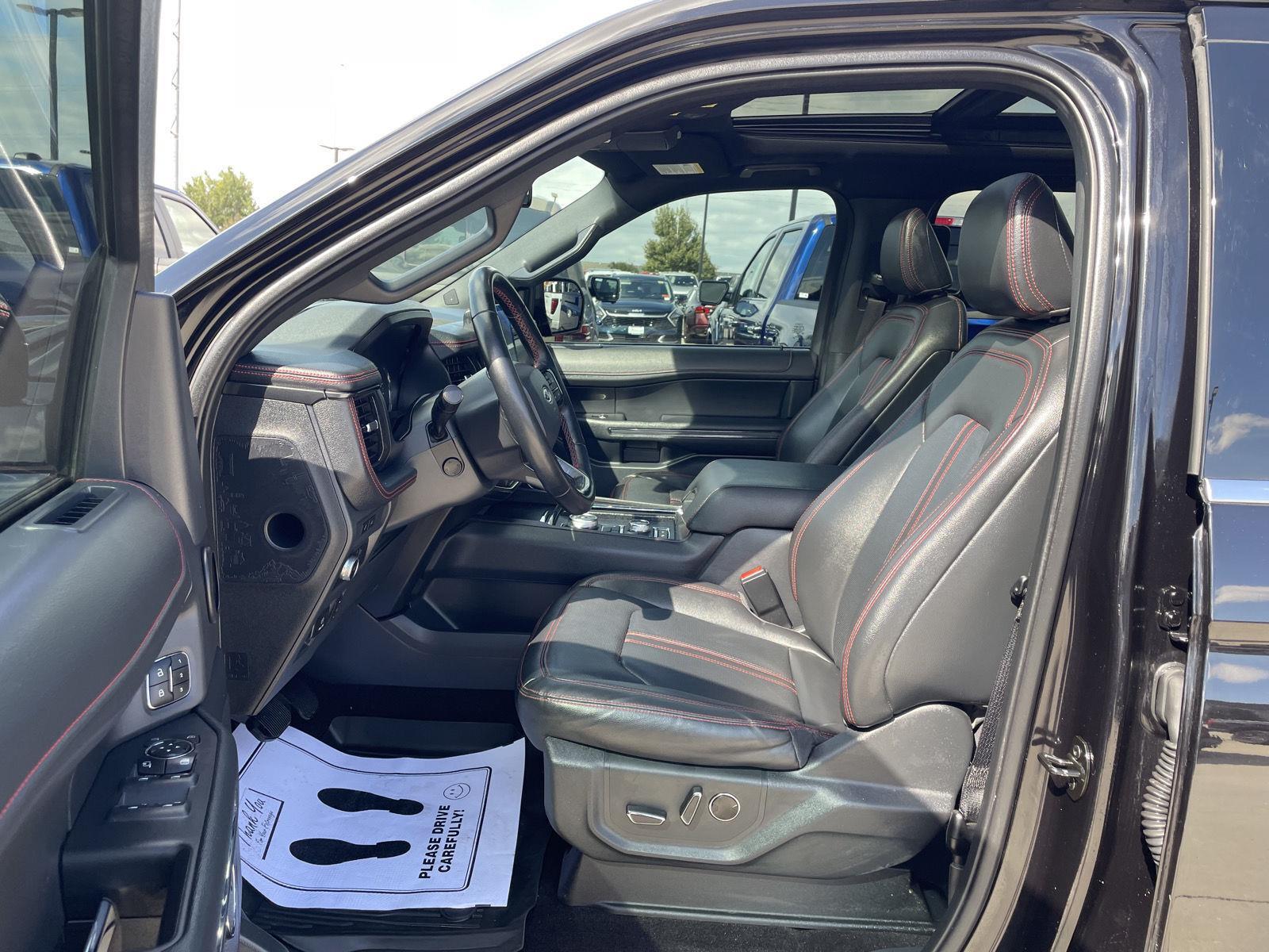Vehicle photo 16