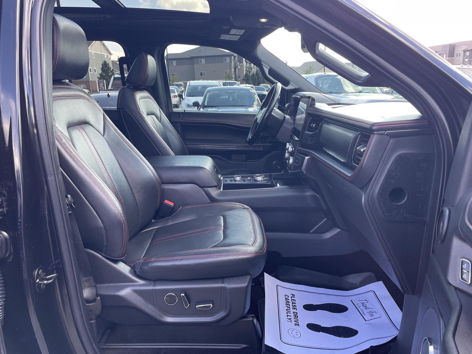 Vehicle photo 18
