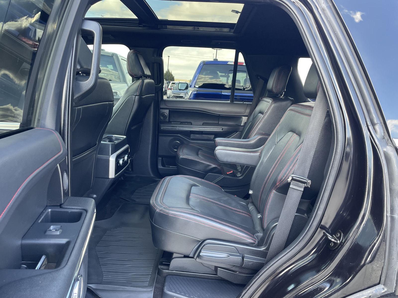 Vehicle photo 18