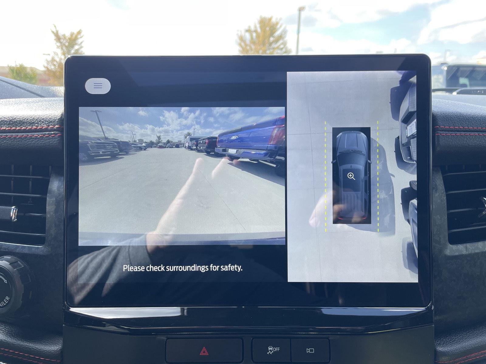 Vehicle photo 26