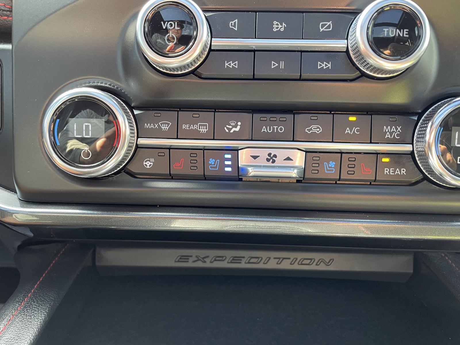 Vehicle photo 31