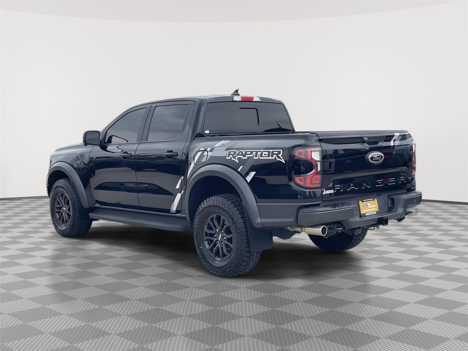 Vehicle photo 9